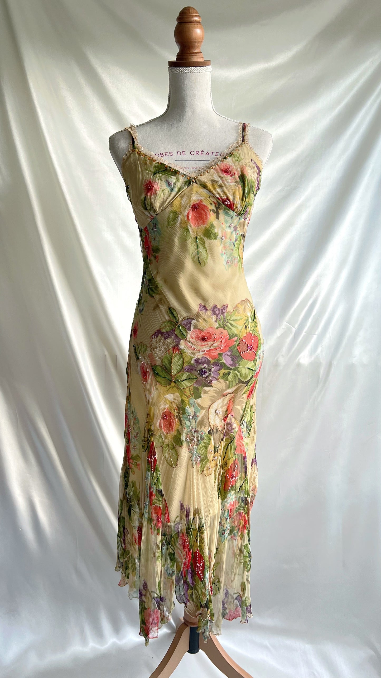 Antique Rose by Renée Derhy