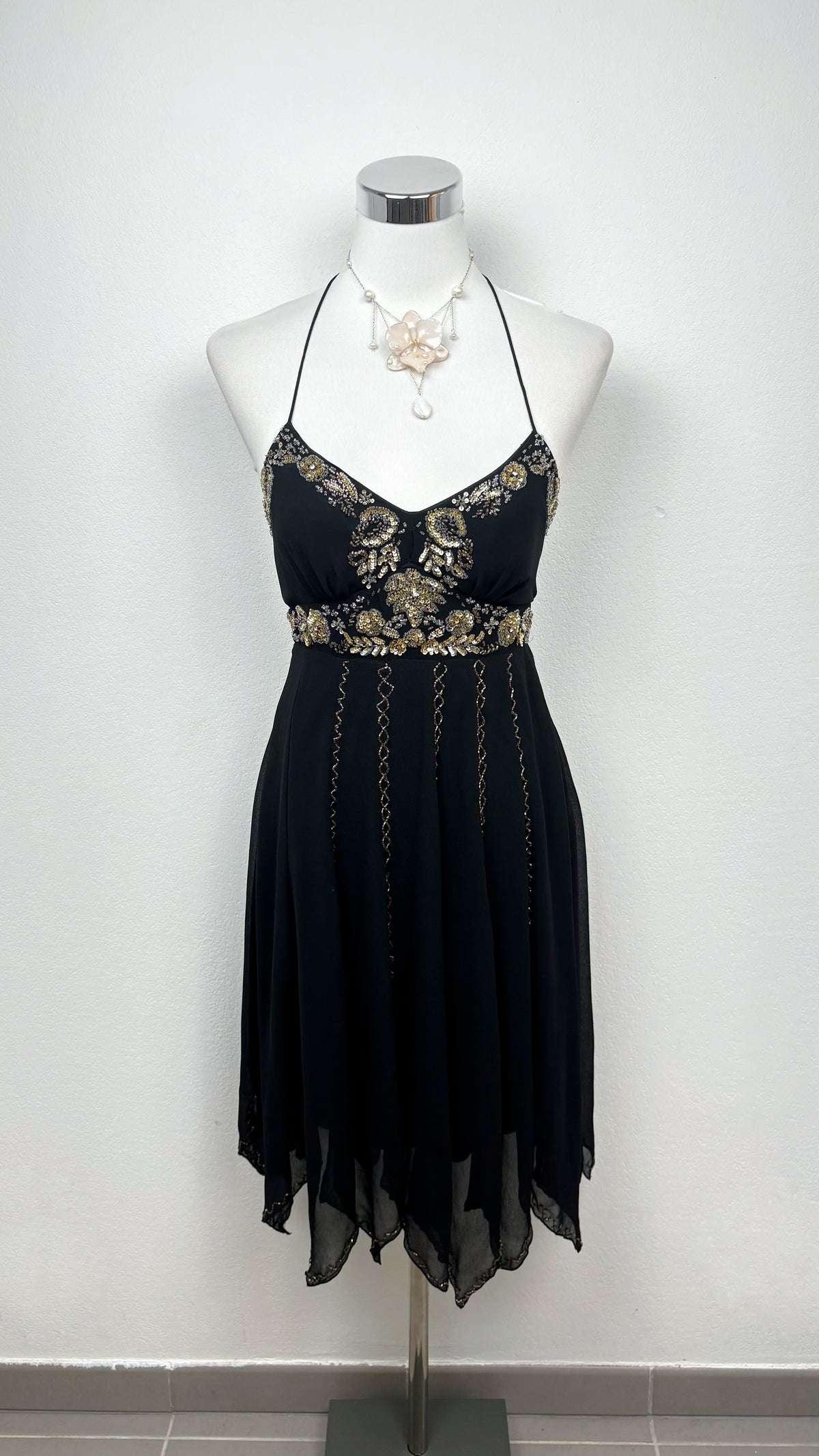 The Midnight Golden Goddess Derhy